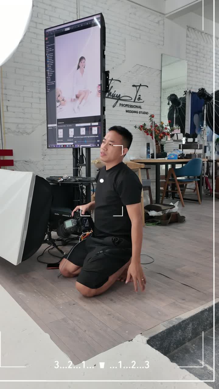 Ekip đếm 3…2…1 — hậu trường buổi chụp sinh nhật tuổi 30
