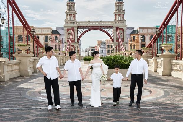 Ảnh kỷ niệm ngày cưới chụp tại Thúy Tô Studio và Grand World Ocean Park 3