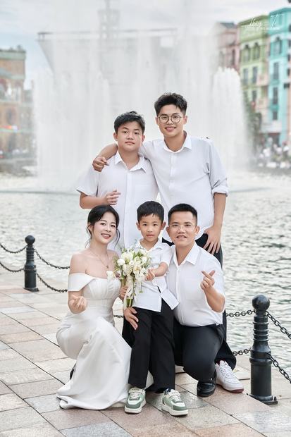 Ảnh kỷ niệm ngày cưới chụp tại Thúy Tô Studio và Grand World Ocean Park 3