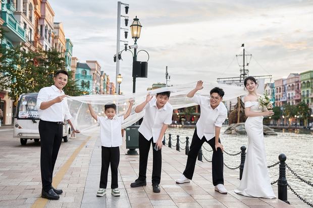 Ảnh kỷ niệm ngày cưới chụp tại Thúy Tô Studio và Grand World Ocean Park 3