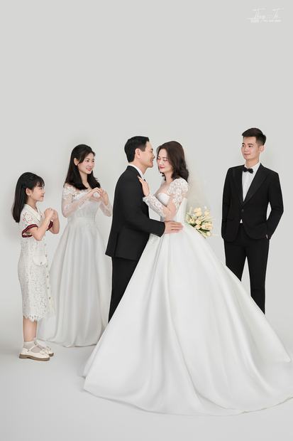 Ảnh kỷ niệm ngày cưới chụp tại Thúy Tô Studio và Grand World Ocean Park 3