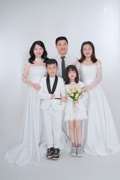 Ảnh kỷ niệm ngày cưới chụp tại Thúy Tô Studio và Grand World Ocean Park 3