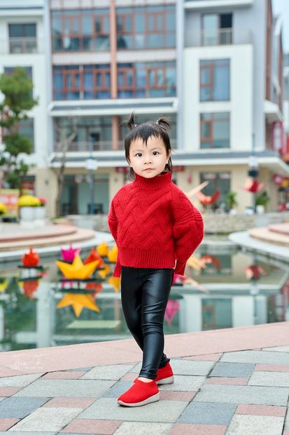 Ảnh gia đình chụp ngoại cảnh tại Vinhomes Ocean Park và Grand World