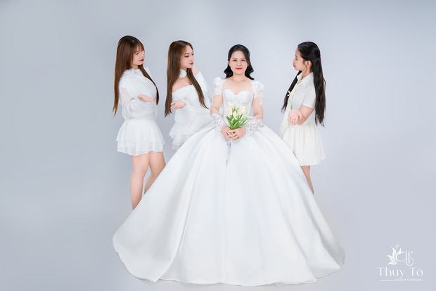 Ảnh gia đình chụp ngoại cảnh tại Vinhomes Ocean Park và Grand World