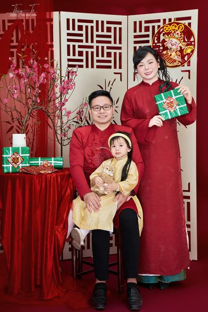 Ảnh gia đình chụp ngoại cảnh tại Vinhomes Ocean Park và Grand World