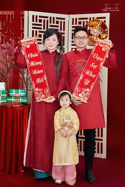 Ảnh gia đình chụp ngoại cảnh tại Vinhomes Ocean Park và Grand World