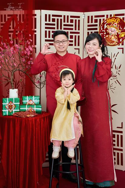 Ảnh gia đình chụp ngoại cảnh tại Vinhomes Ocean Park và Grand World