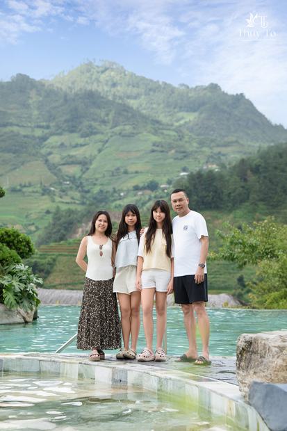Ảnh gia đình chụp ngoại cảnh tại Vinhomes Ocean Park và Grand World
