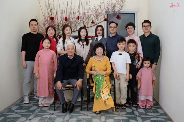 Ảnh gia đình chụp ngoại cảnh tại Vinhomes Ocean Park và Grand World