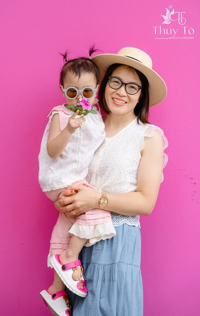 Ảnh gia đình chụp ngoại cảnh tại Vinhomes Ocean Park và Grand World