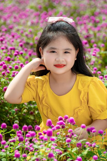 Ảnh gia đình chụp tại cánh đồng hoa và trang trại