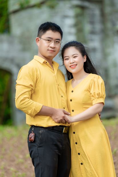 Ảnh gia đình chụp tại cánh đồng hoa và trang trại
