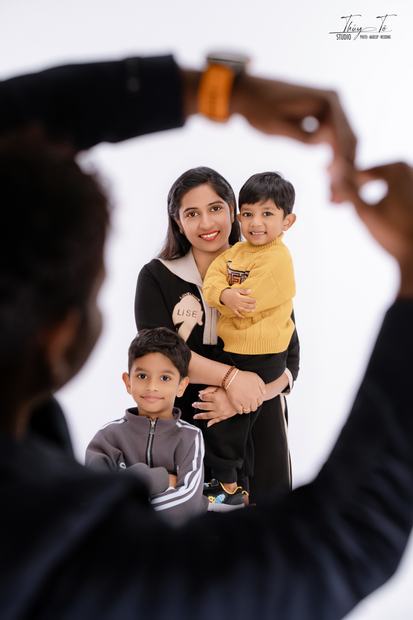 Gia Đình Ấn Độ chụp ảnh cùng Thúy Tô Studio